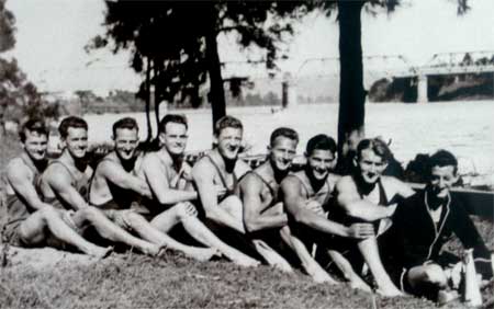 1928 WA crew in Penrith